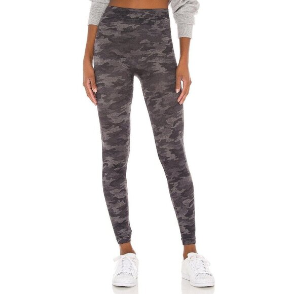 SPANX Pants - NWT Spanx Look At Me Now Leggings in‎ Heathered Camo Size XS